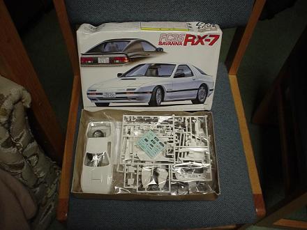 FC3S 1985 RX-7 Model Kit: The new girlfriend.
